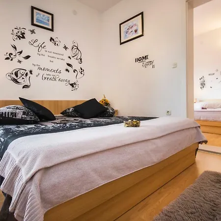 Konukevi & Marigold Baška Voda