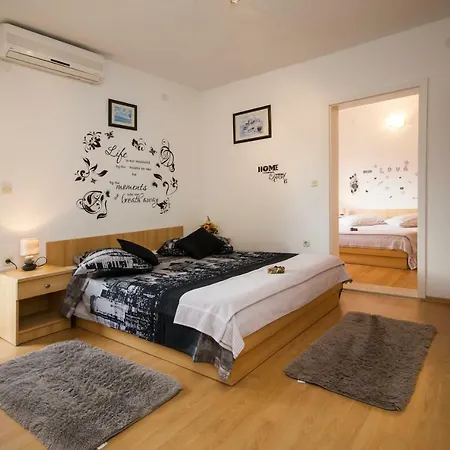 Konukevi & Marigold Baška Voda