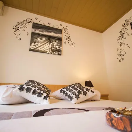 Guest house & Marigold Baska Voda