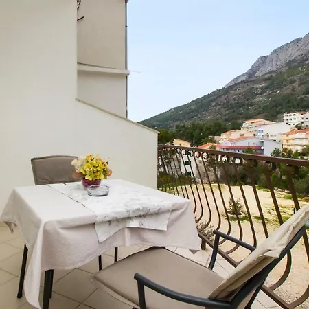 Guest house & Marigold Baska Voda