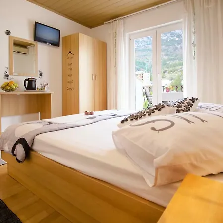 Guest house & Marigold Baska Voda
