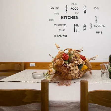 Konukevi & Marigold Baška Voda