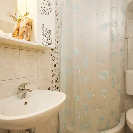 Konukevi & Marigold Baška Voda