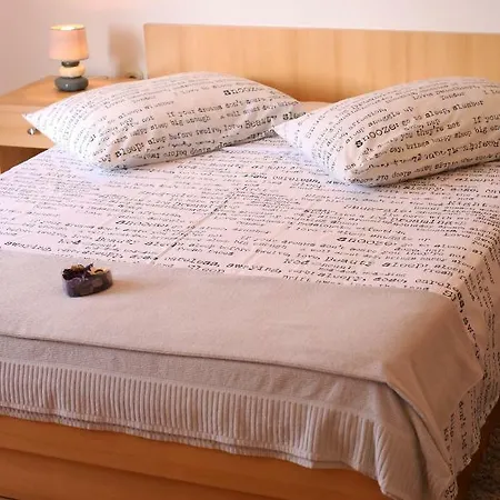 & Marigold Guest house Baska Voda