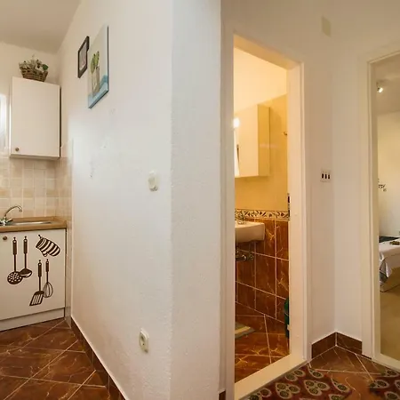 & Marigold Guest house